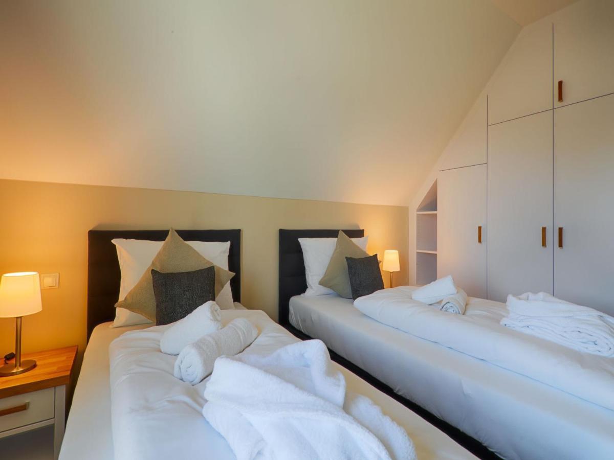 Reetland am Meer - Luxus Reetdachvilla mit 3 Schlafzimmern, Sauna und Kamin F18 Dranske Exterior foto
